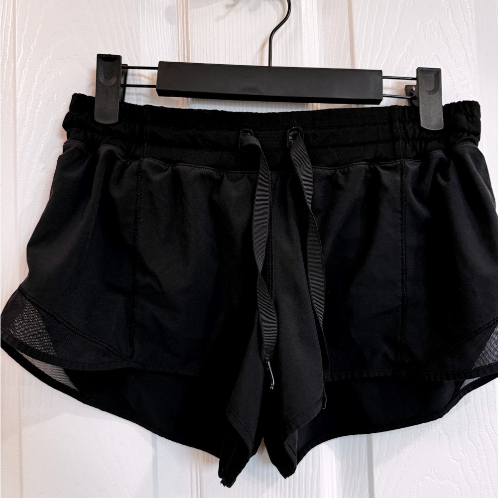 Lululemon Vintage Hotty Hot Shorts size 4